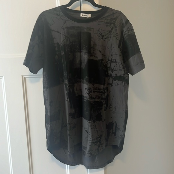 Men’s Black and Gray Patterned Hipster Tshirt. - Picture 3 of 5